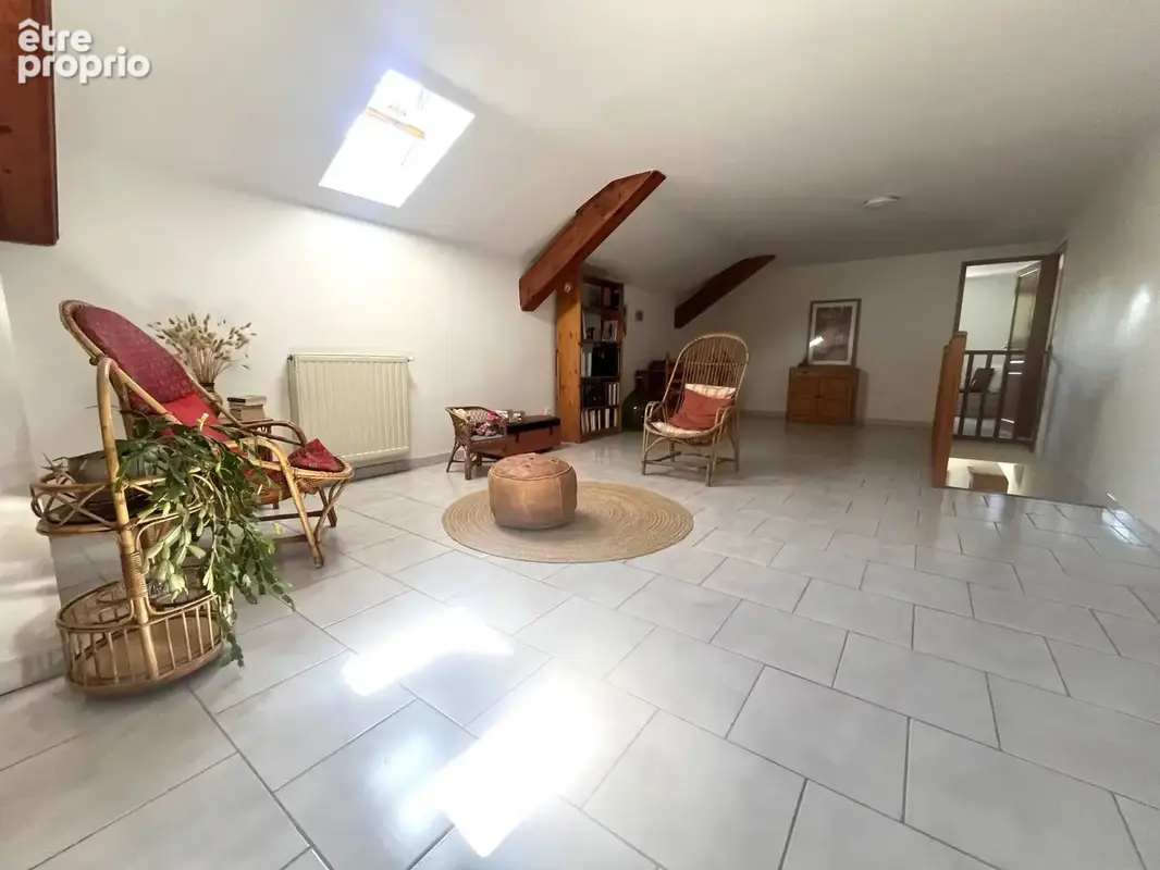 Gardanne maison familiale de 218 m2 au calme sur 3535 m3 de terrain - photo 11