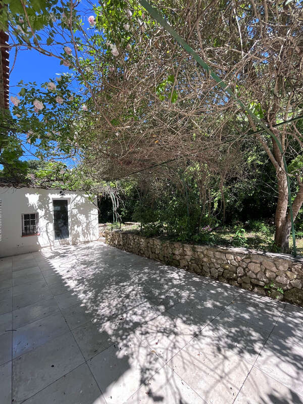 Maison à VENTABREN