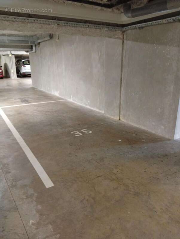 Photo 2 - Parking à AUBENAS