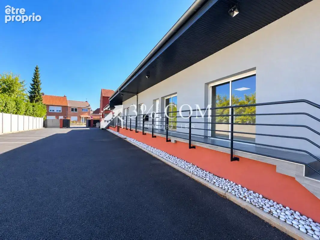 Ensemble immobilier mixte :bureau et 13 studio meublés à Mar - photo 2