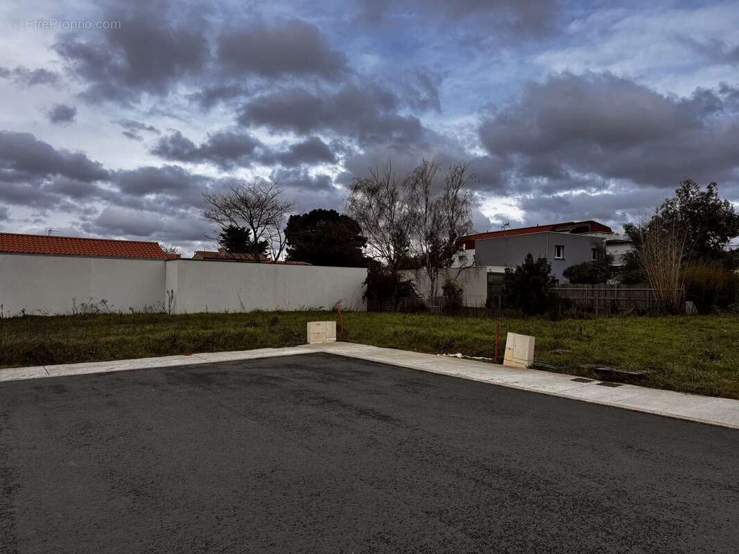 Terrain à LES SORINIERES