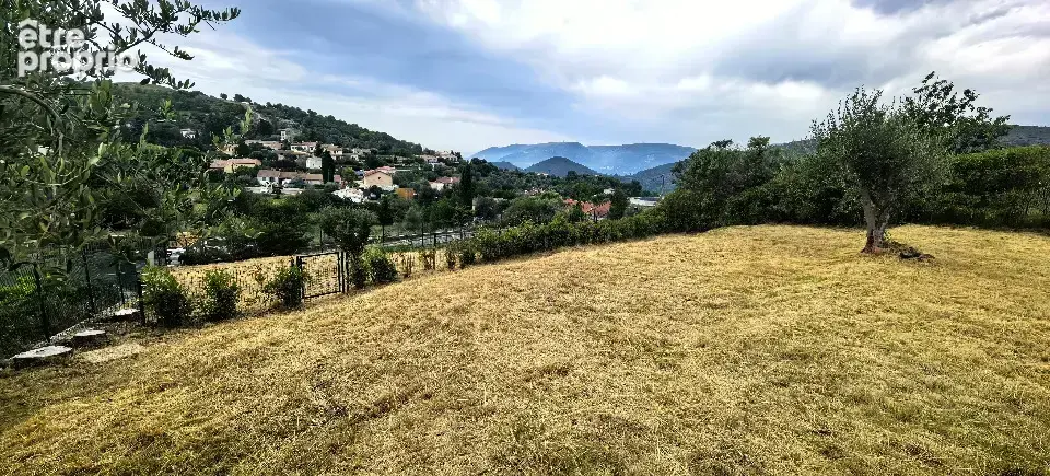 Terrain 700 m² à Levens  - photo 2