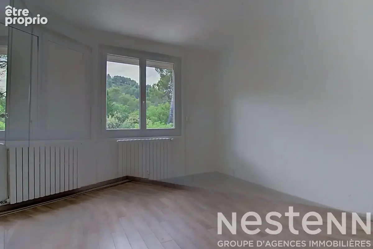A VENDRE  : Maison avec dépendances, piscine et grand terrain . - photo 10