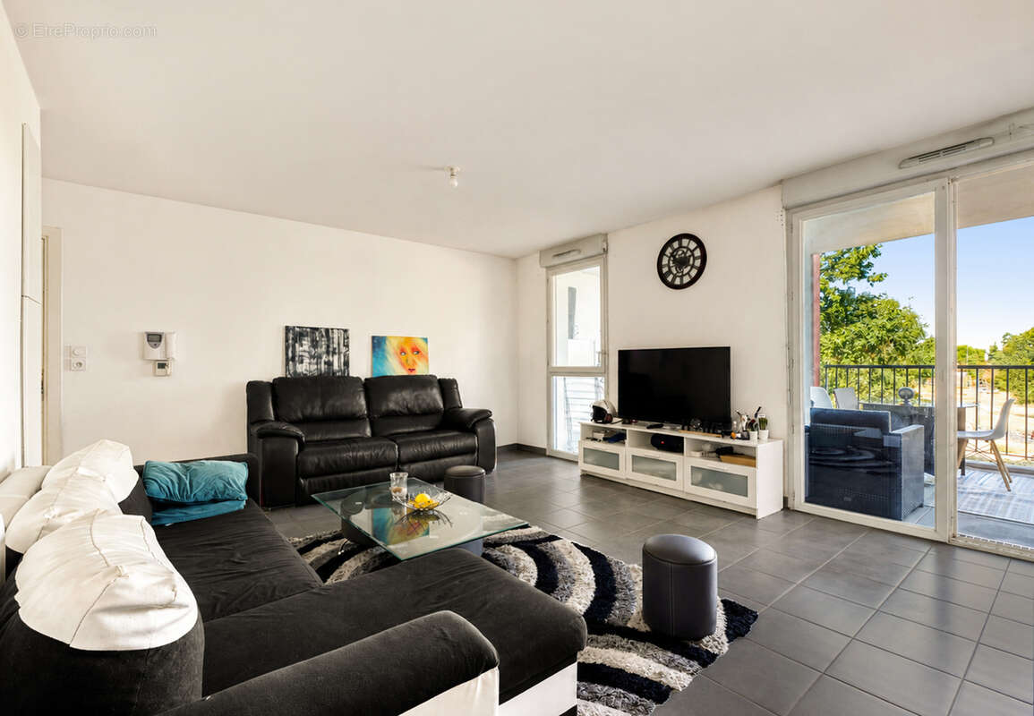 En exclusivité !  Appartement T3 de 62 m2, situé au 1er étage, dans le secteur du Grand Selve. - photo 5