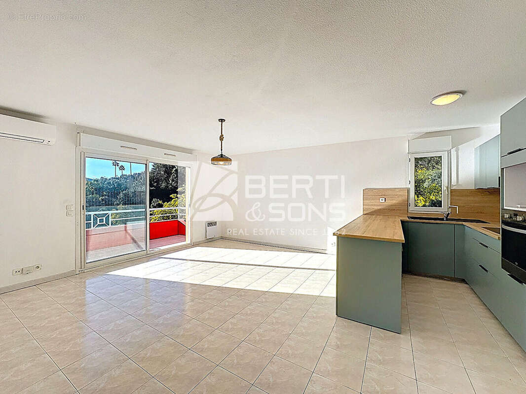 Appartement à MANDELIEU-LA-NAPOULE