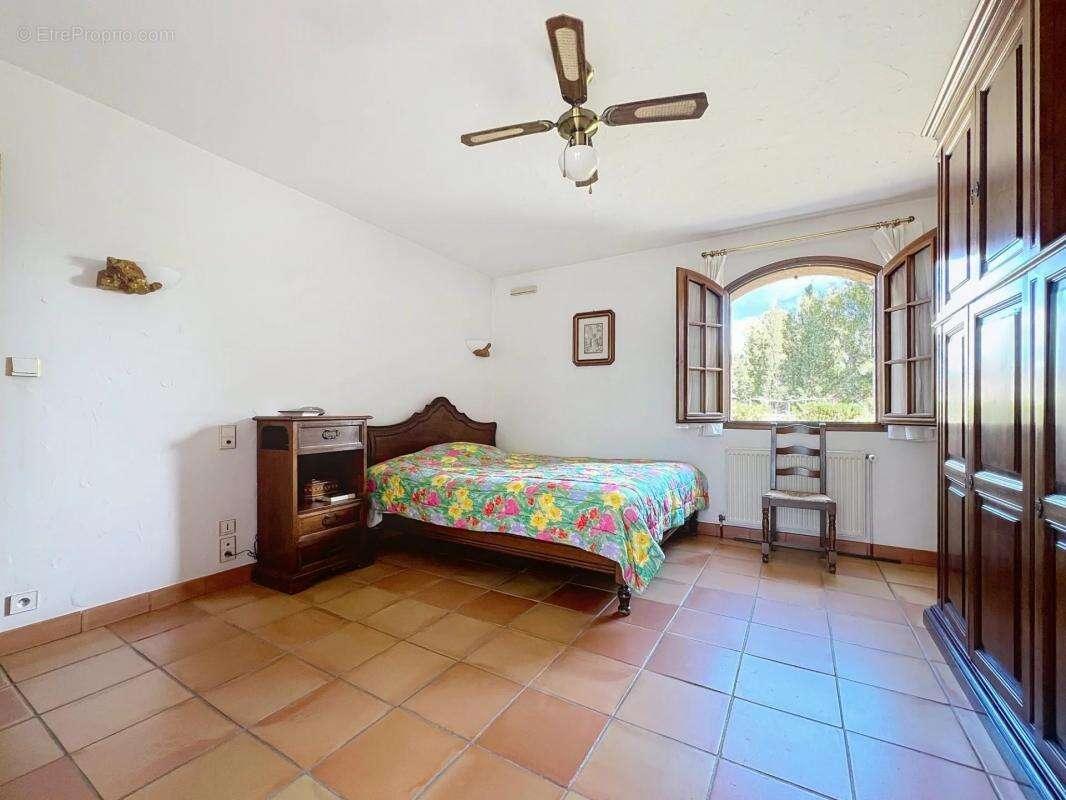 Maison à ROQUEBRUNE-SUR-ARGENS