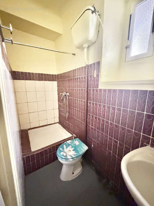 Appartement T2 bis à rénover limite Saint esprit - photo 6