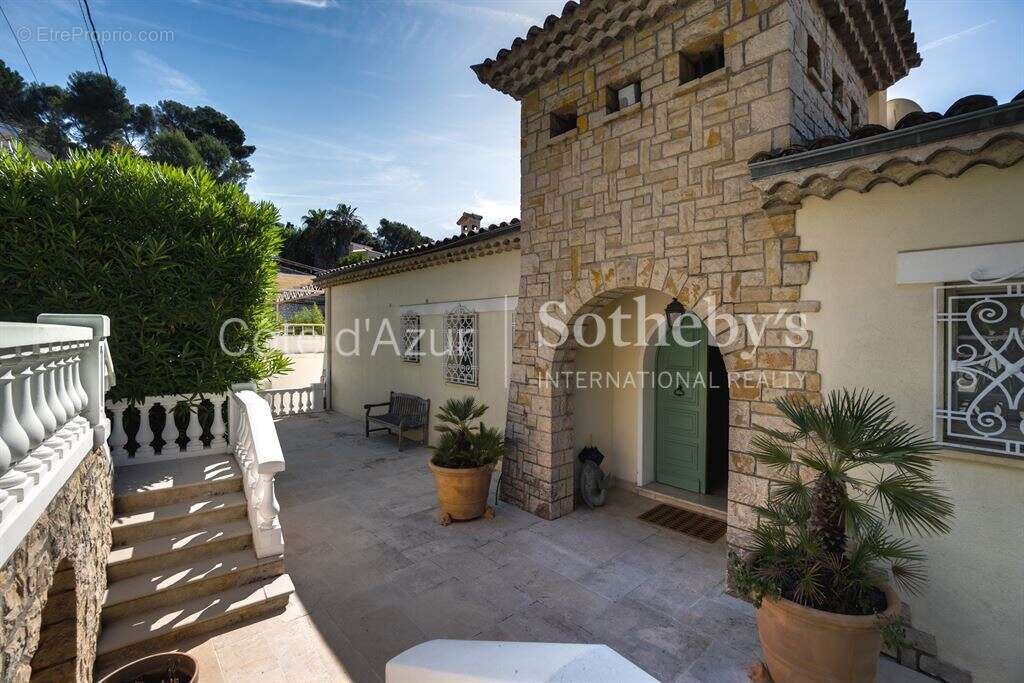 Maison à VALLAURIS