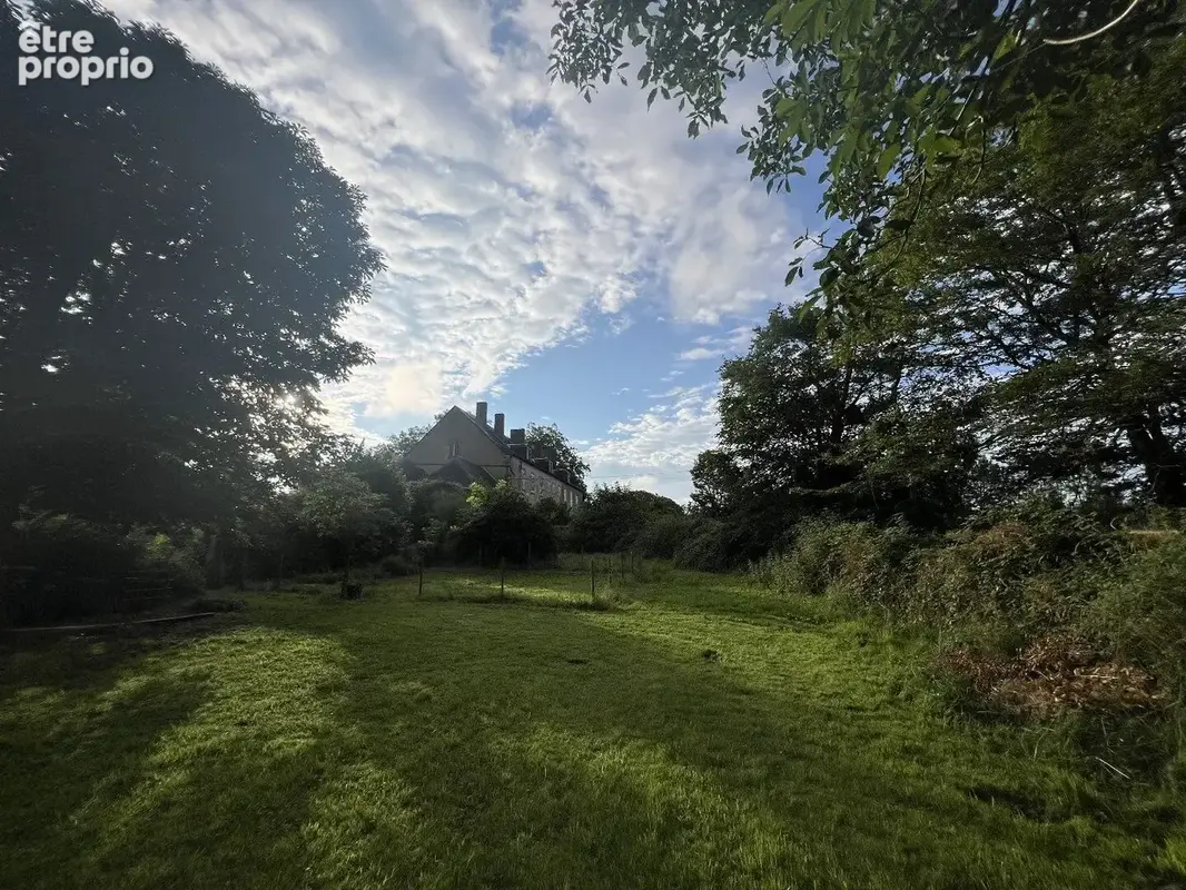 une partie d'un château, bien rénové. - photo 7
