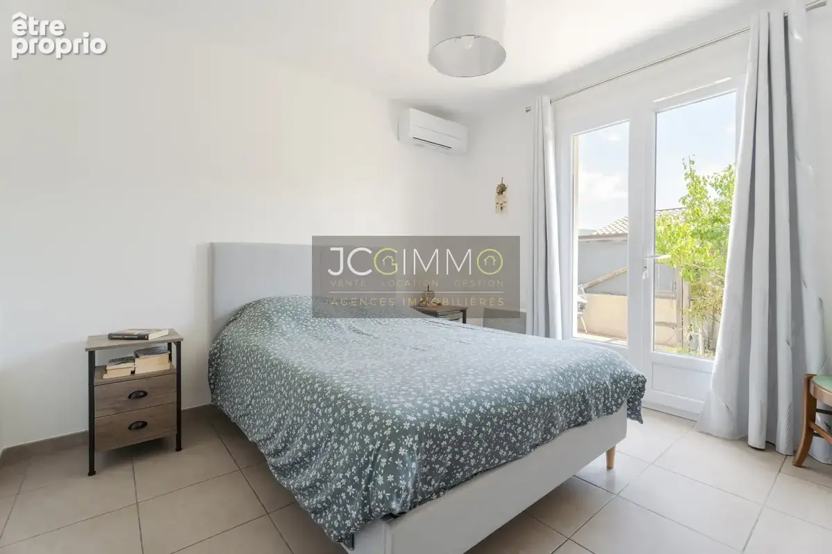 Villa de plain-pied 115m2 - 4 chambres, piscine et garage ! - photo 7