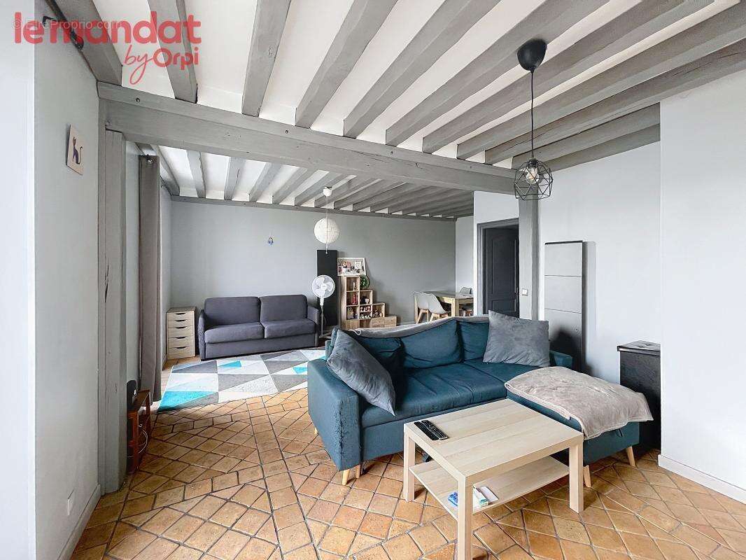 Appartement à JUZIERS