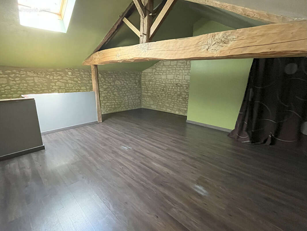 Maison à LA ROCHE-RIGAULT