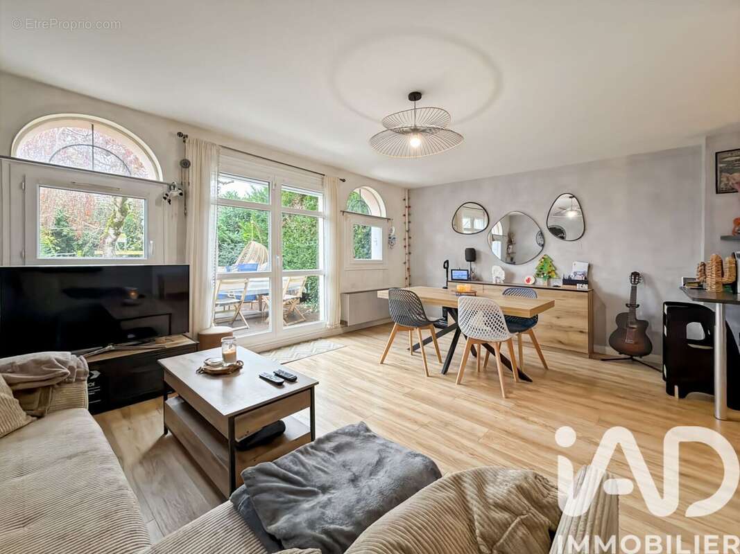 Photo 2 - Maison à PARON