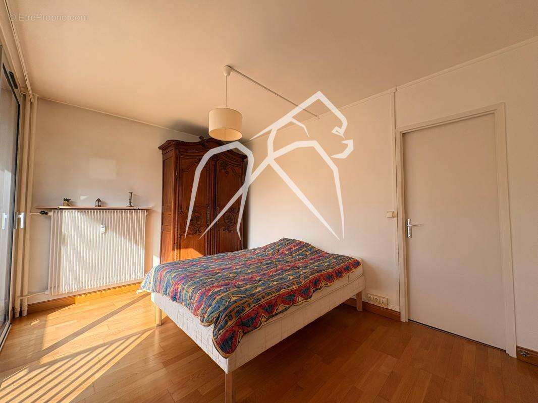 Appartement à MONT-SAINT-AIGNAN