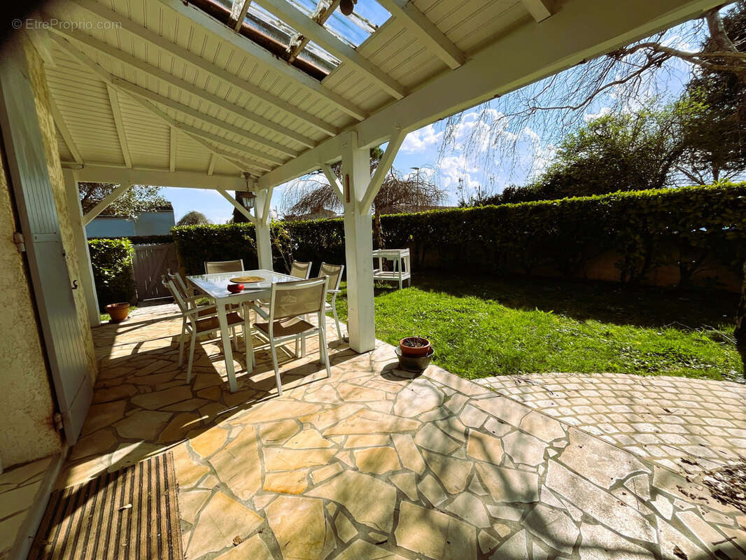 Maison à MESCHERS-SUR-GIRONDE