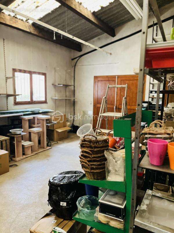 Commerce à MORESTEL