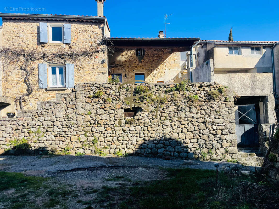 Maison 92 m² à Joannas  - photo 2