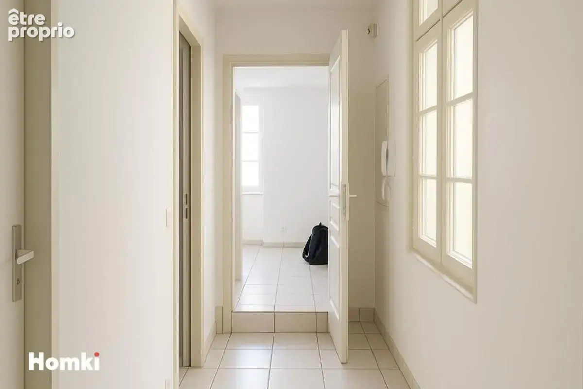 Appartement T3 de 68 m² à Perpignan 66000, Place de la République - photo 4