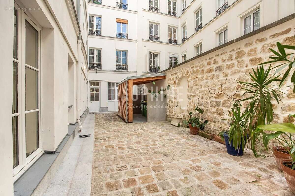 Appartement à PARIS-7E