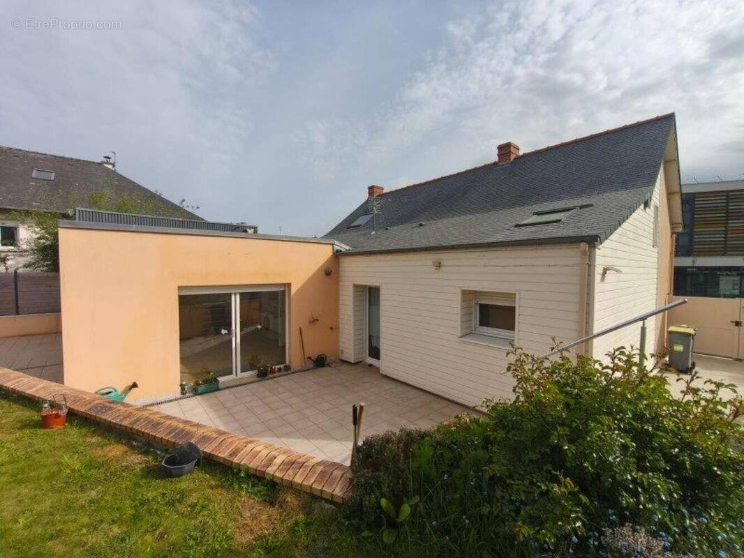 Photo 1 - Maison à MONTGERMONT