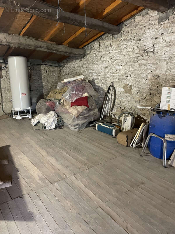 Maison a rénover  entre NIORT et MAUZE SUR LE MIGNON 100m2 environ avec jardin - photo 7