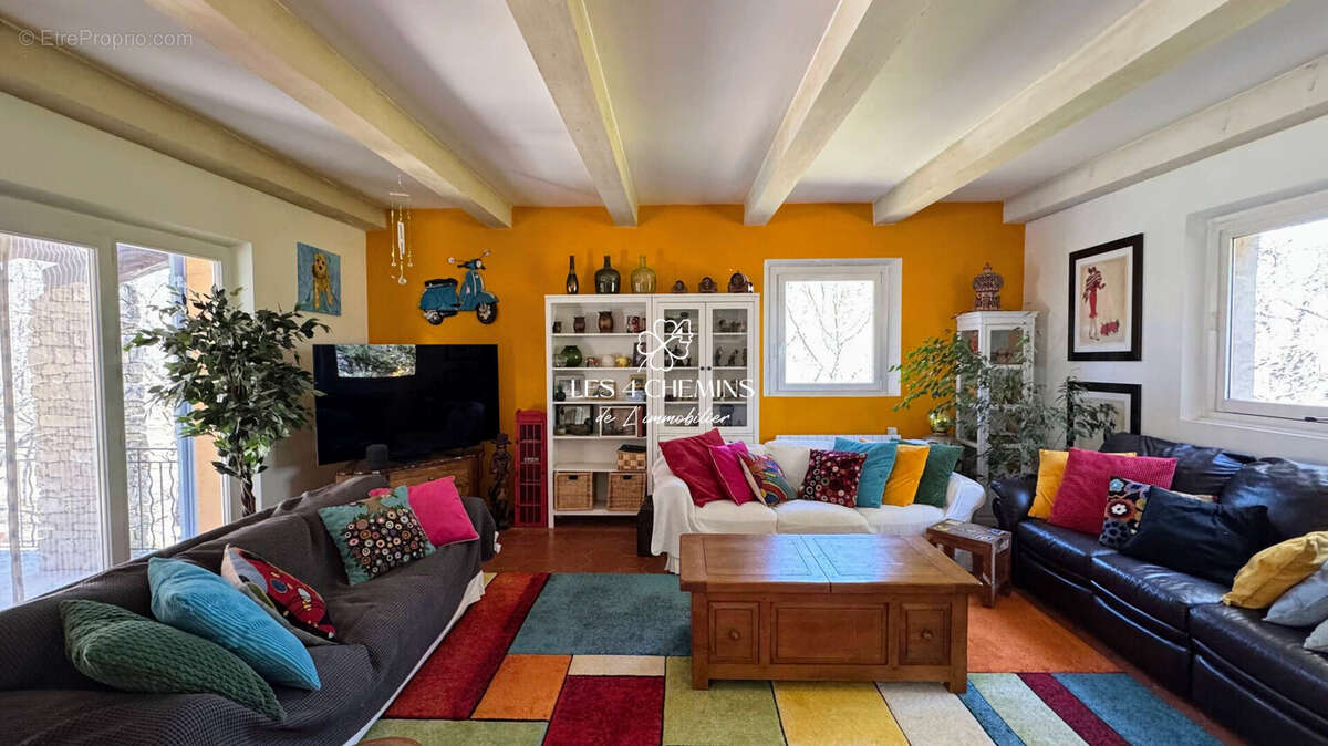 A vendre, belle villa  provençale 7 pièces 270 m2 sur 5000 m2 boisé - photo 9