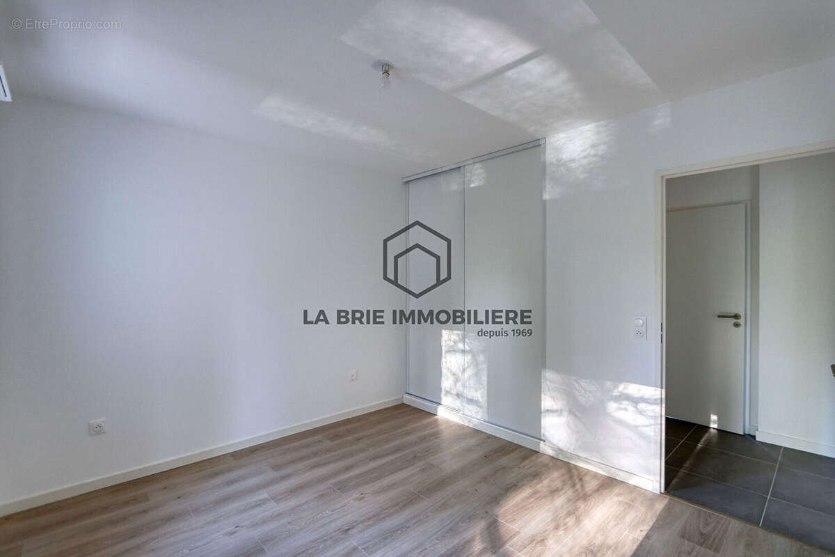 Appartement à RUBELLES