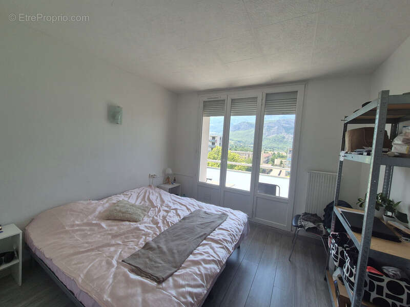 Appartement à LE PONT-DE-CLAIX