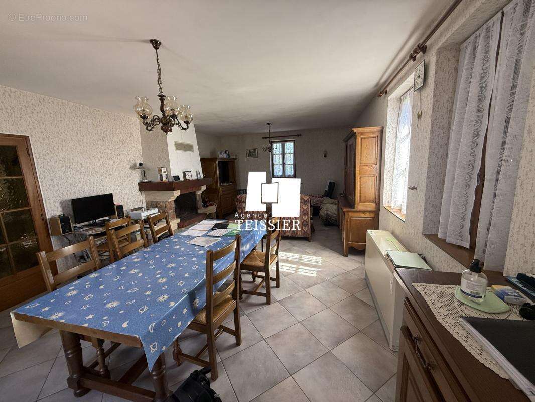 Maison à LABLACHERE
