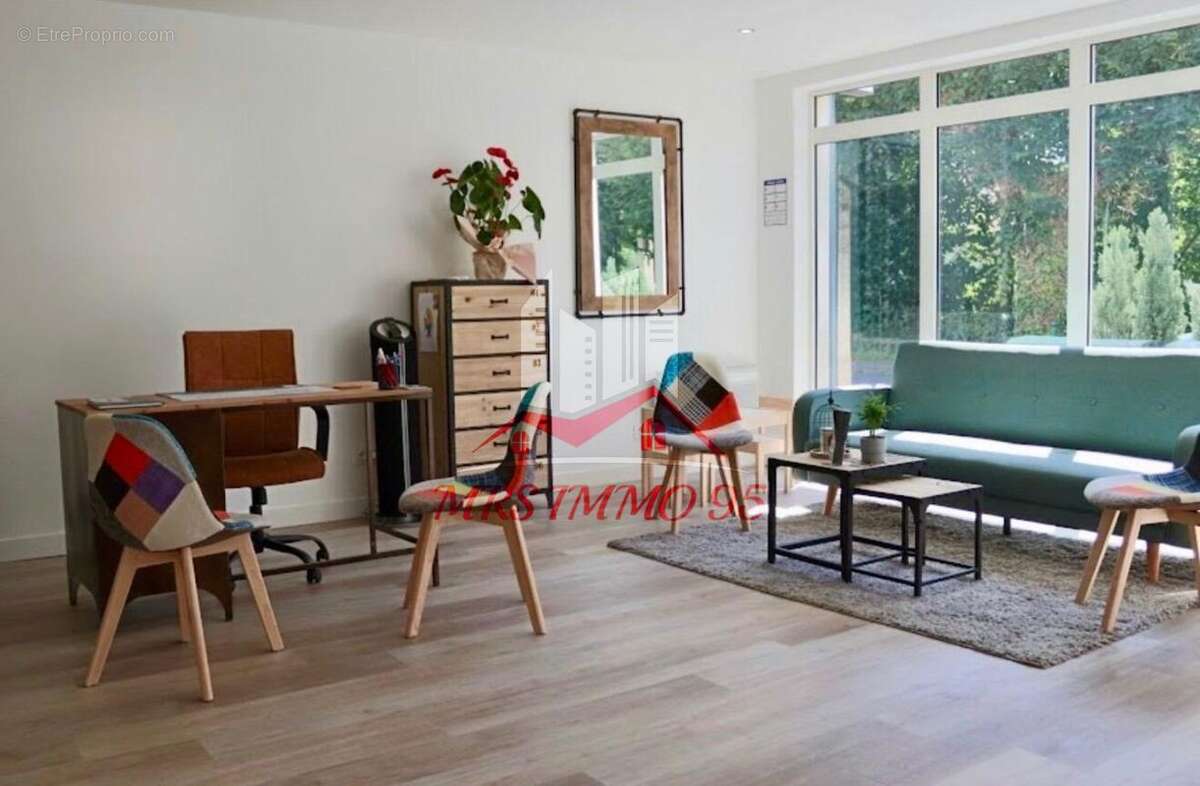 Commerce à LUZARCHES