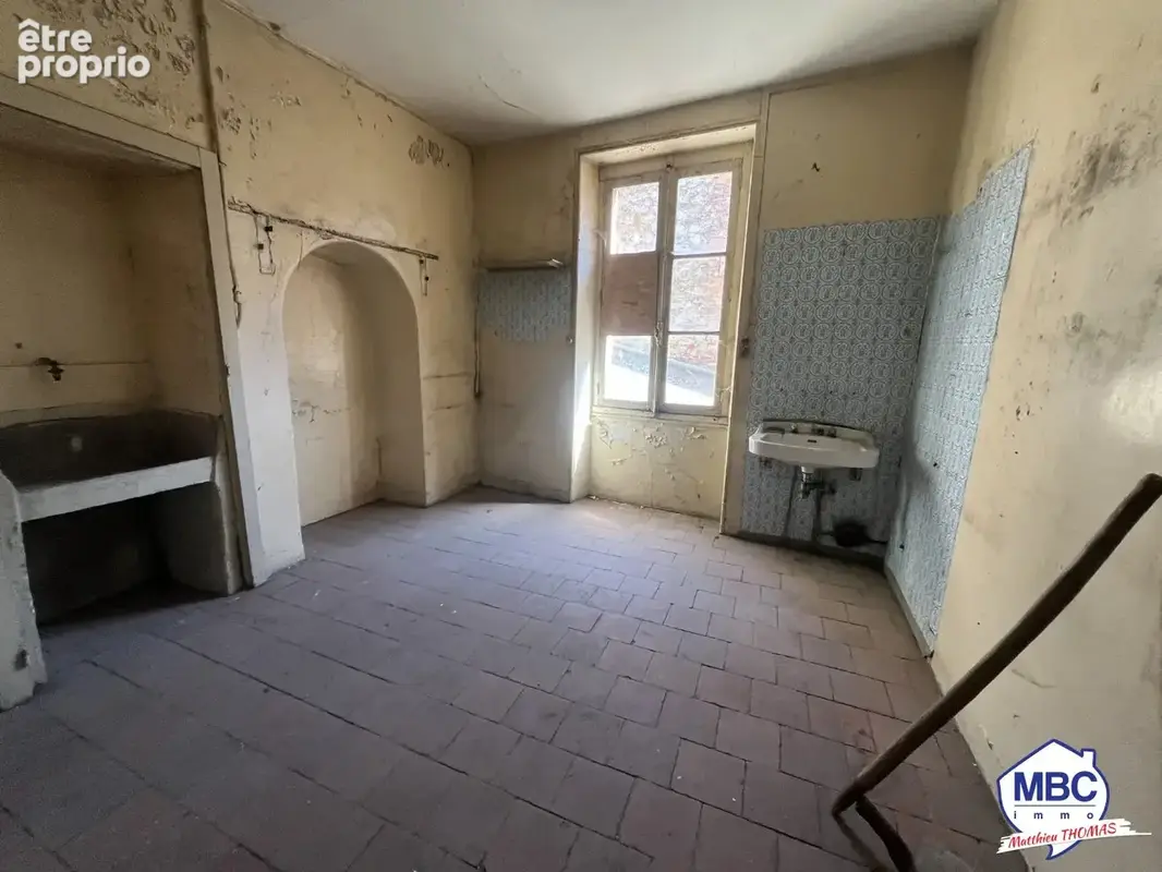Maison a renover centre de cholet - photo 3
