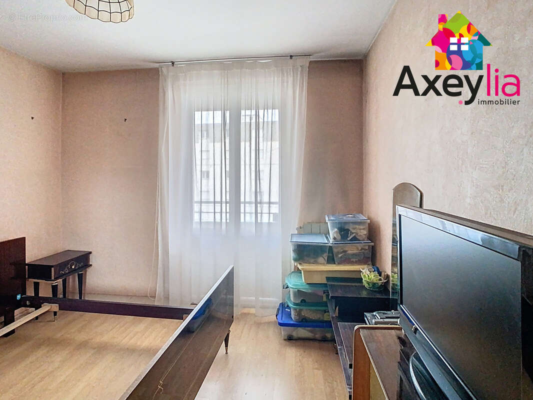 A vendre- roanne- appartement t5 avec balcon, cave et cellier - photo 4