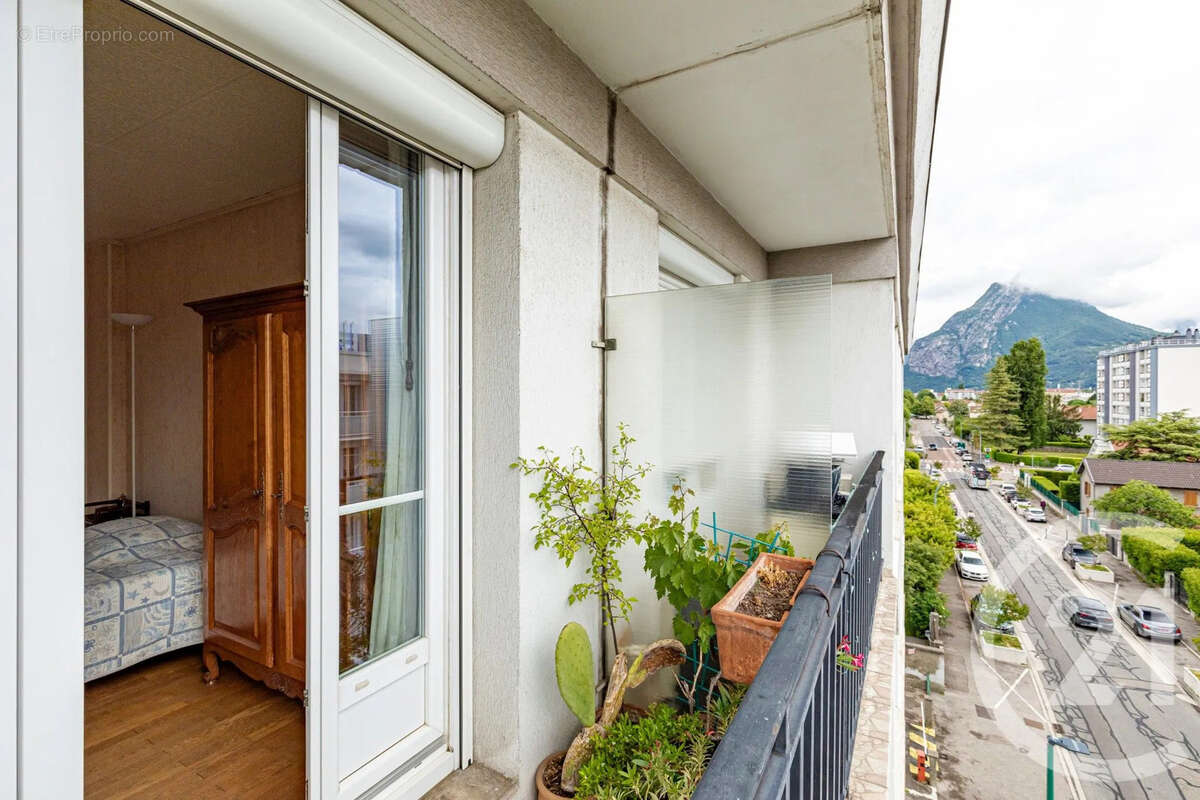 Appartement à SEYSSINET-PARISET