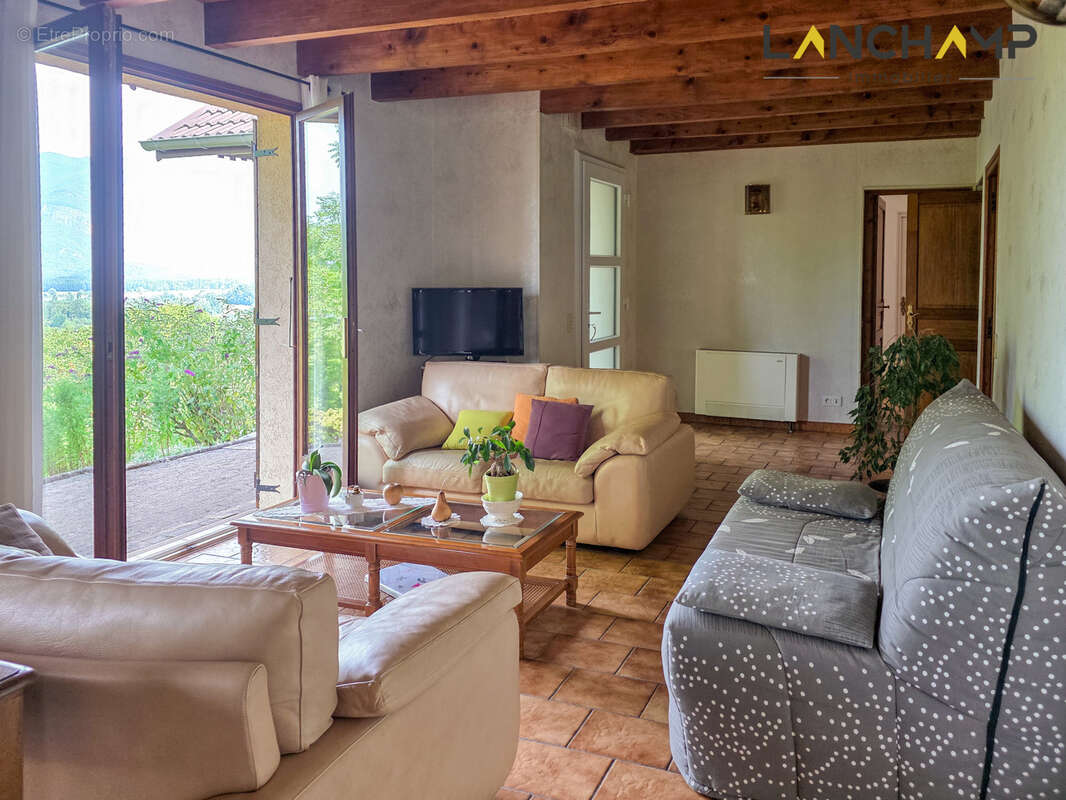 Maison avec vue dominante, grand terrain et potentiel d'évolution - photo 6