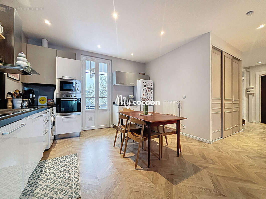 Appartement à RILLIEUX-LA-PAPE