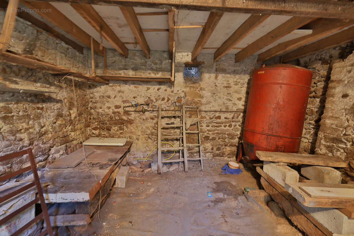 Maison à BEAUVOIR-DE-MARC