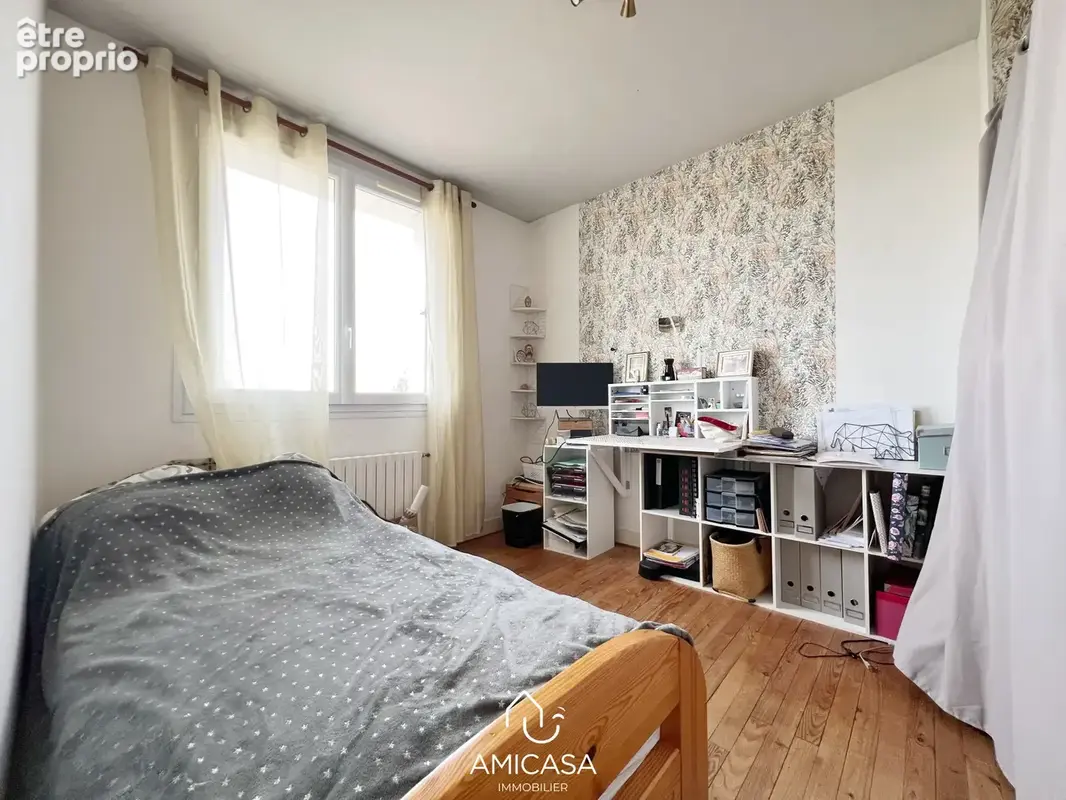 NIORT (proche avenue de la rochelle ) - MAISON T4 - 86m2 avec garage et jardin - photo 8
