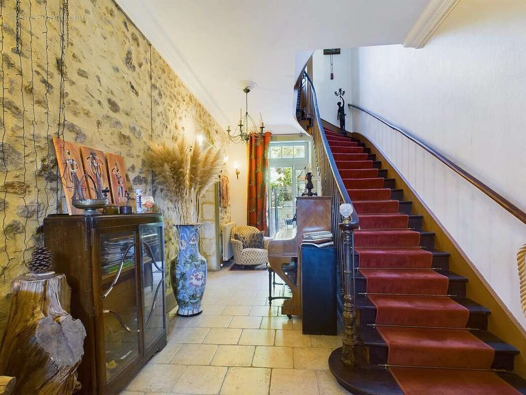 Maison de Maitre au riche passé - photo 6