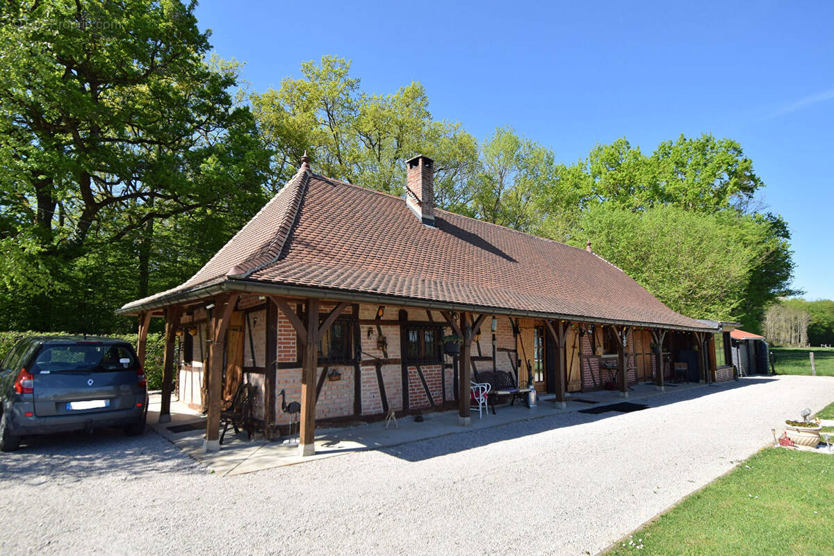 Maison à SAILLENARD