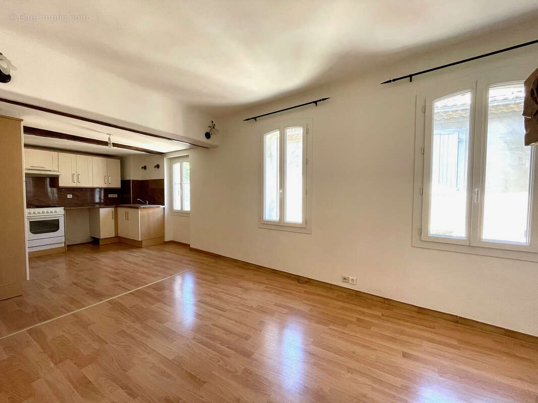 Maison à VAISON-LA-ROMAINE