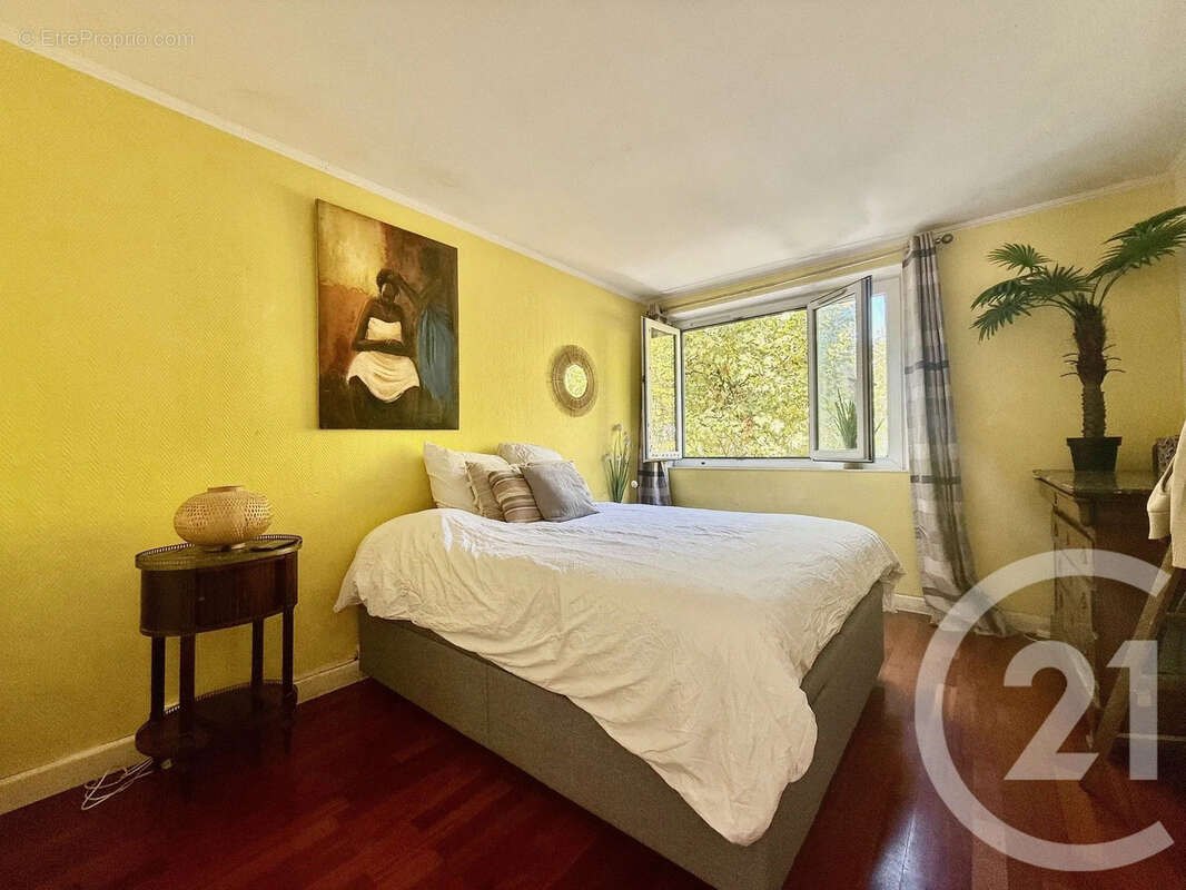 Appartement à CLICHY