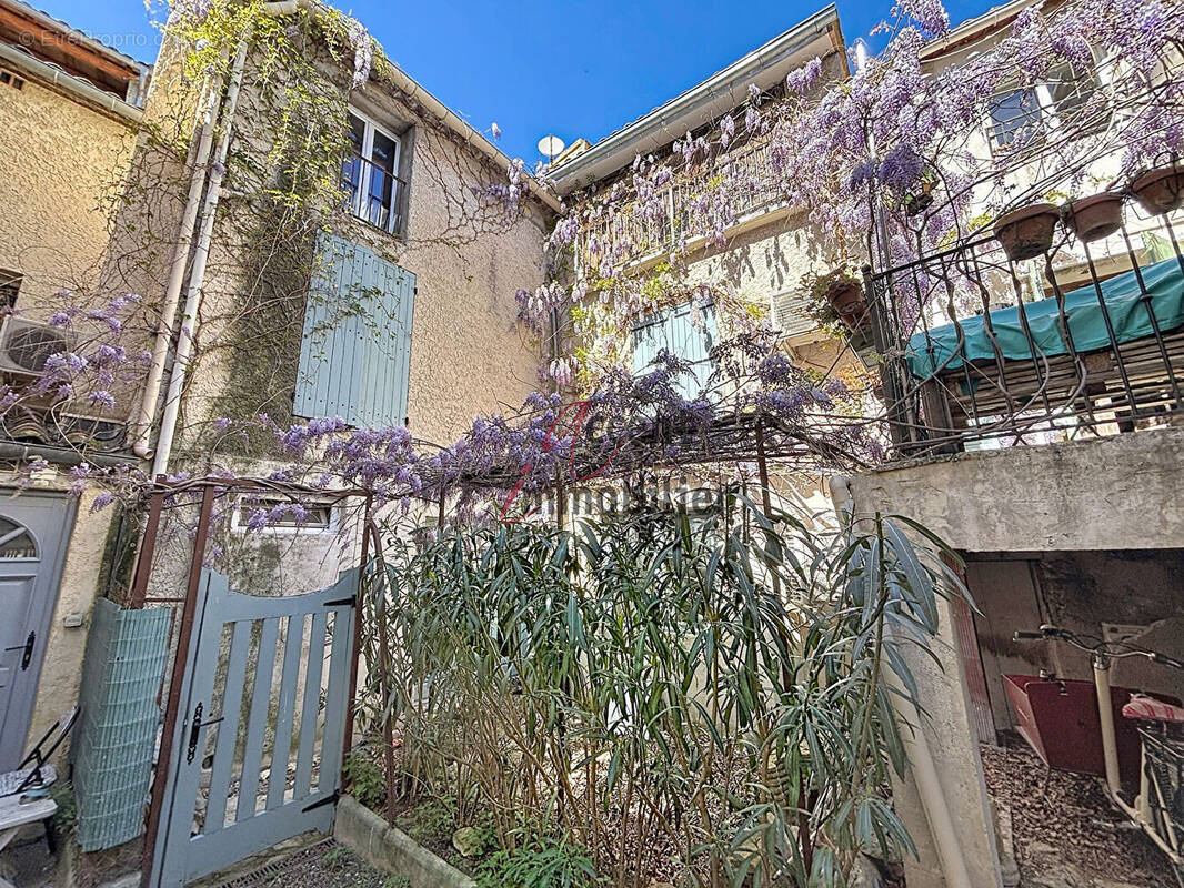 Appartement à L'ISLE-SUR-LA-SORGUE