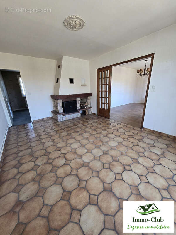 Maison à MOULINS-ENGILBERT