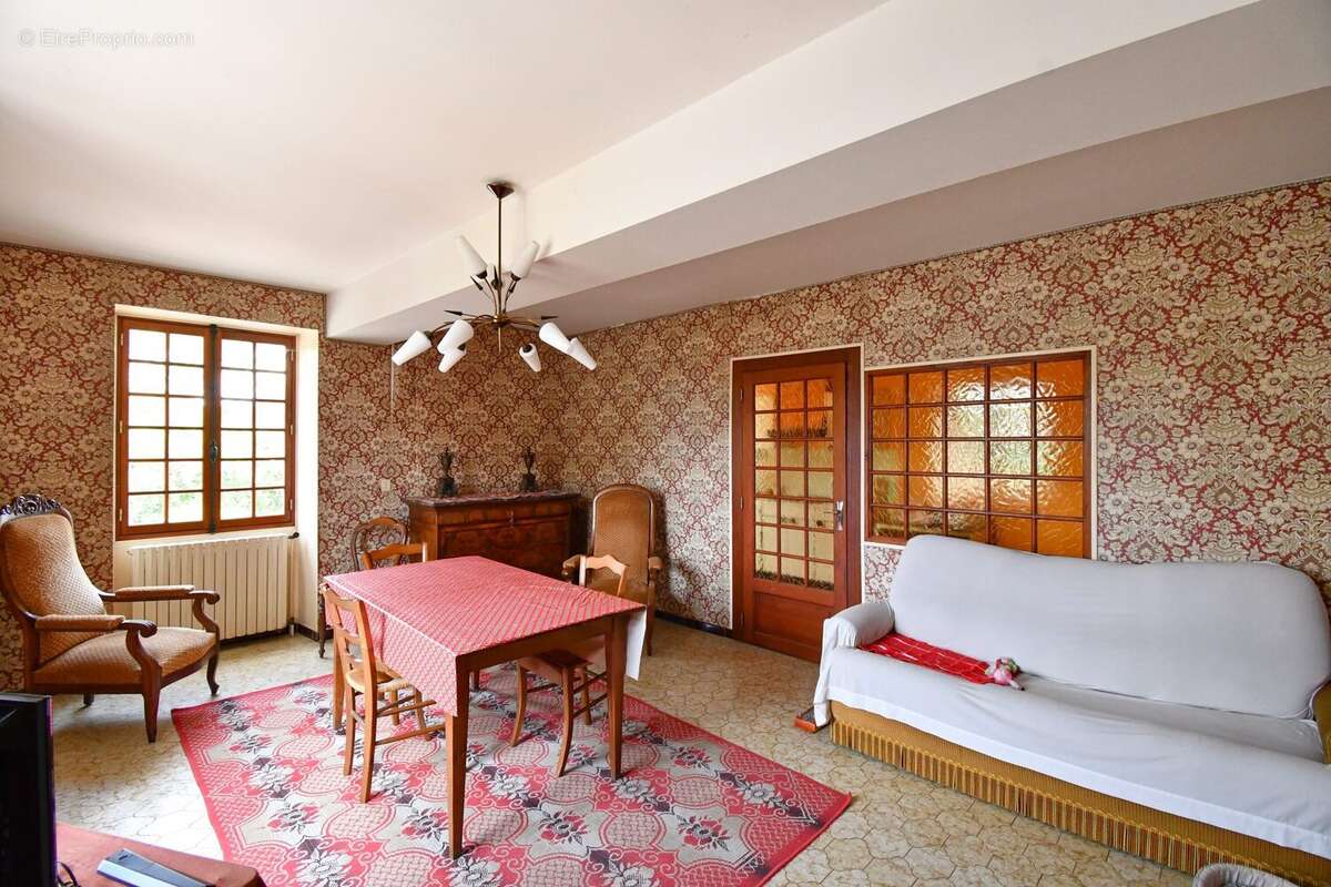 Maison à LA CELLE-EN-MORVAN