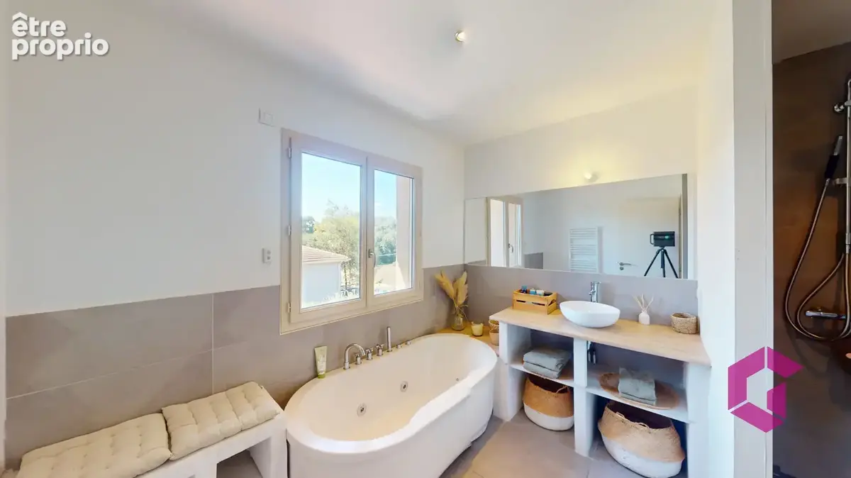 Saint-victor-sur-loire : villa d’exception avec piscine - photo 13