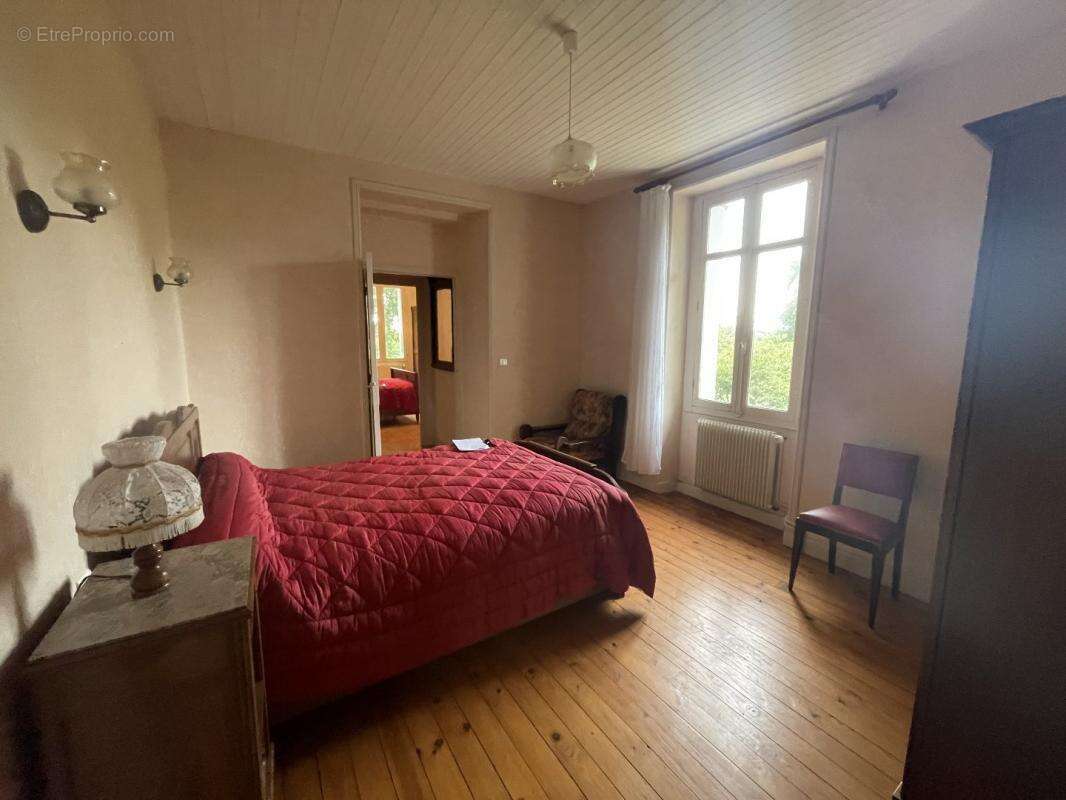 Maison à LANOUAILLE