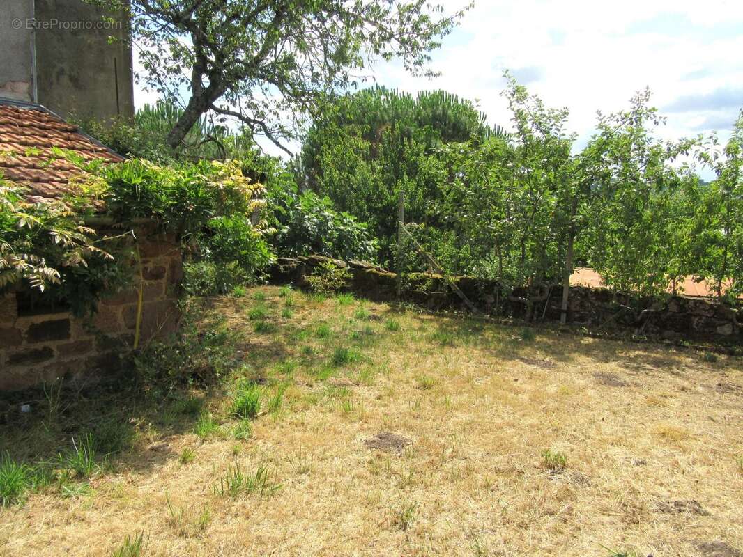 Maison à SAINT-CHRISTOPHE-VALLON