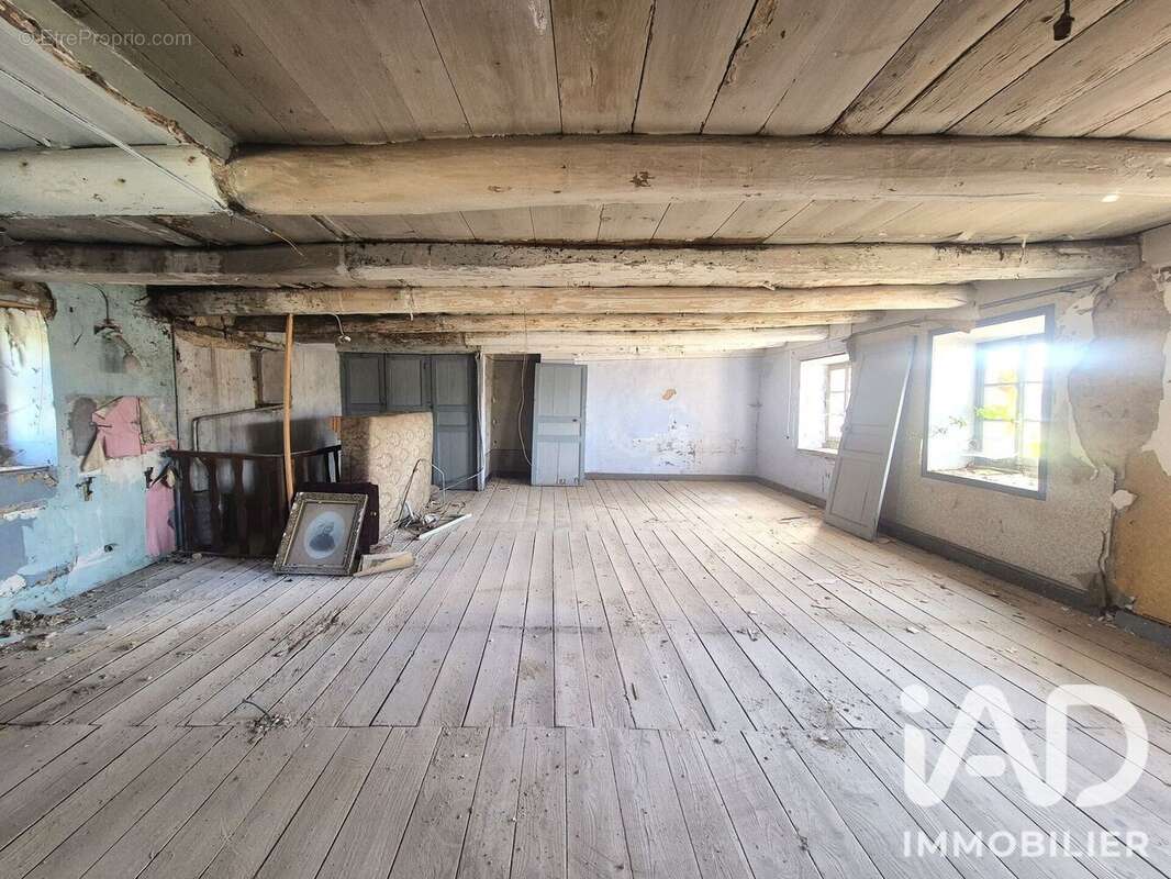 Maison 150 m² à Vernet-La-Varenne  - photo 6