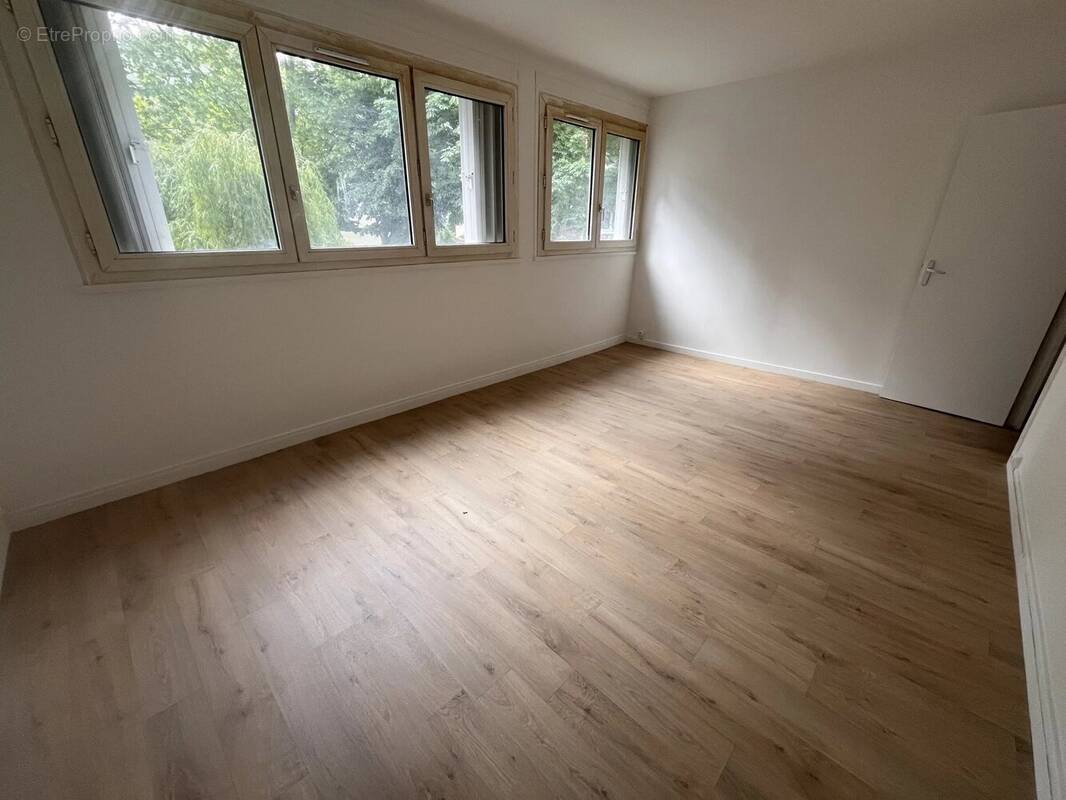 Appartement à THIAIS