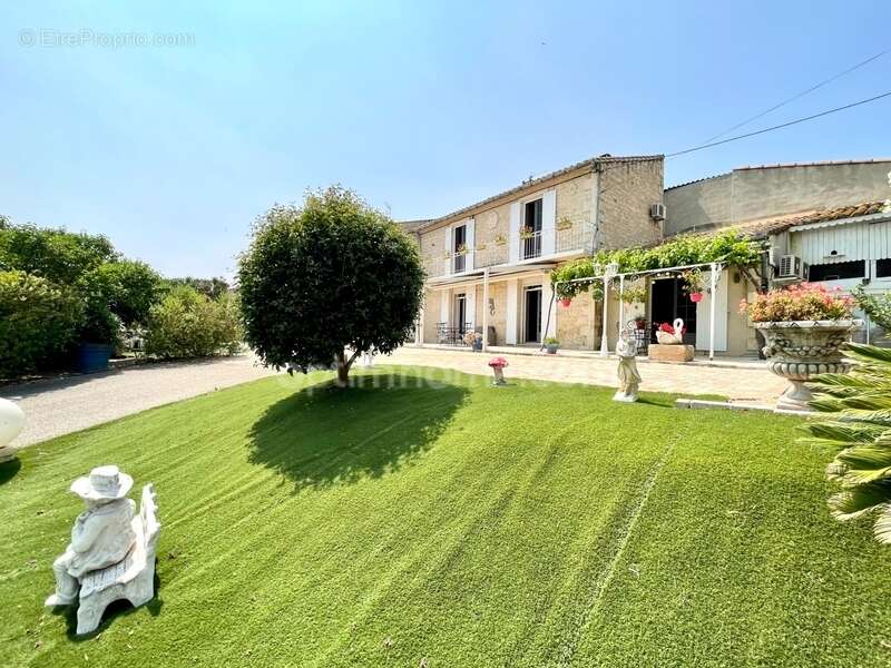 Maison à BELLEGARDE